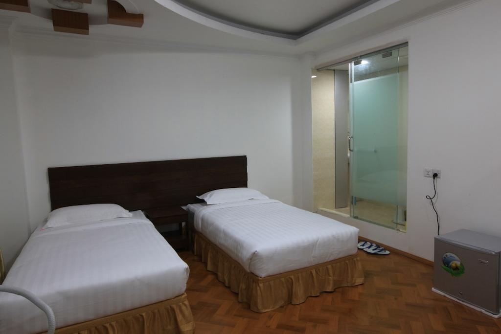 Yangon Regency Hotel Экстерьер фото